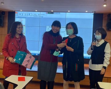 112年終大會芳蘭主任抽出大獎